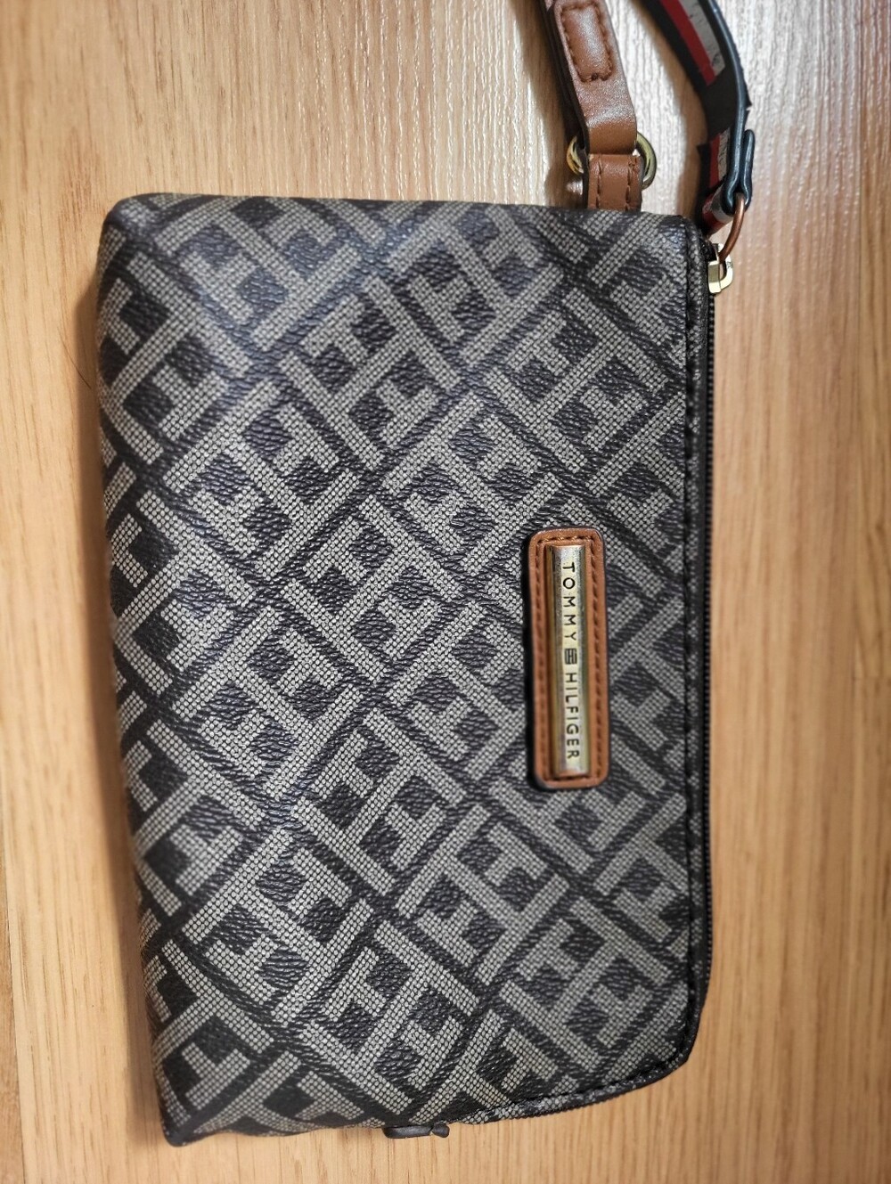 Tommy Hilfiger Gray Logo-Print Wristlet with Leather Trim